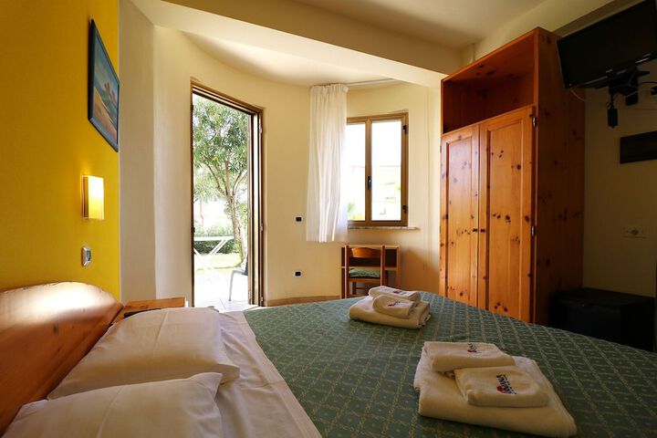 Room 10 of 150