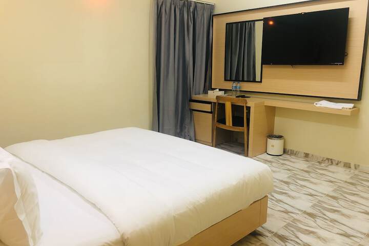 Room 10 of 39