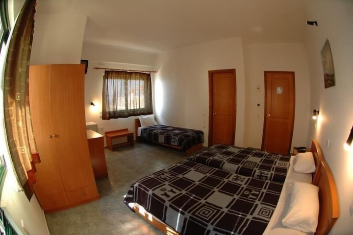 Room 7 of 47