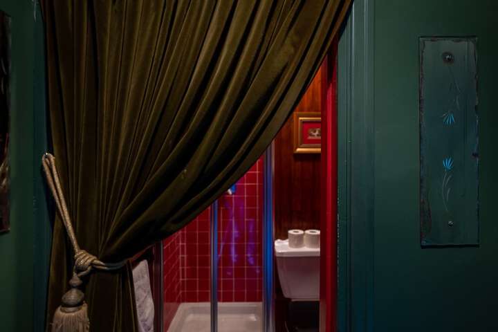 Room 73 of 108