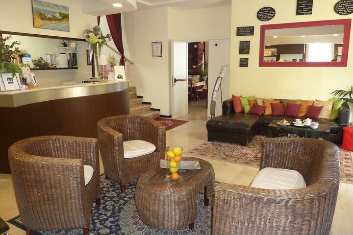 Entrance & Lobby