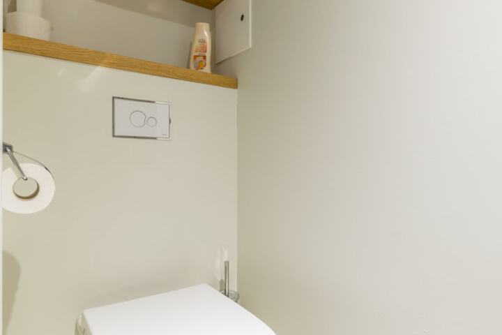 Room 42 of 50