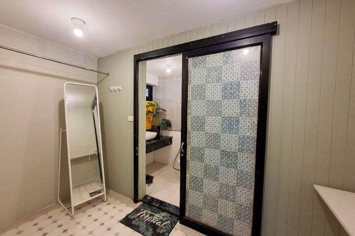 Room 25 of 111