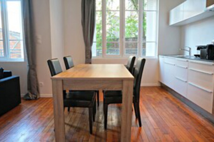 Room 6 of 15