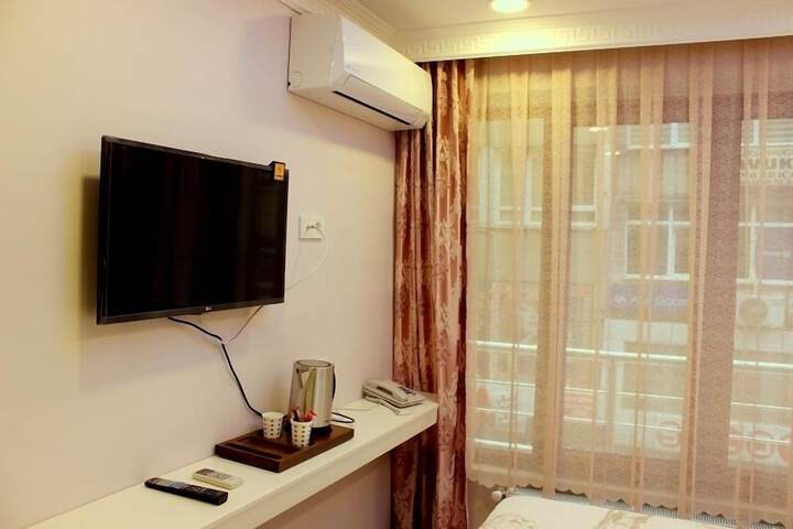Room 13 of 29