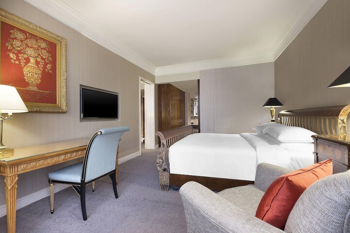 Room 21 of 107