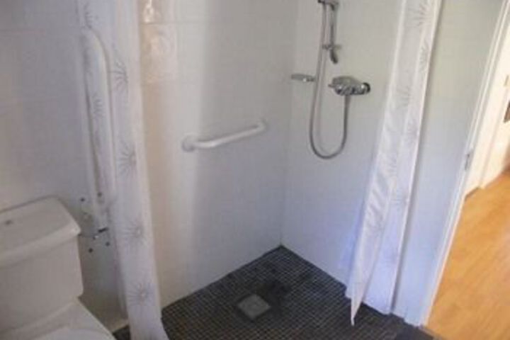 Room 3 of 32