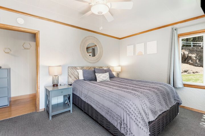 Room 105 of 398