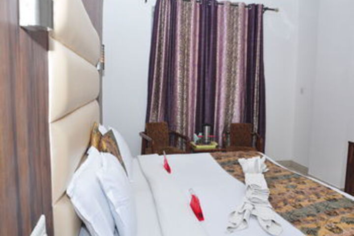 Room 14 of 28