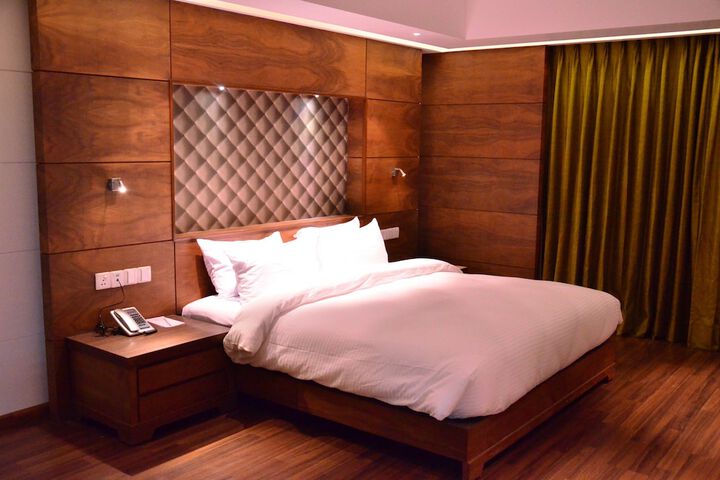Room 12 of 19