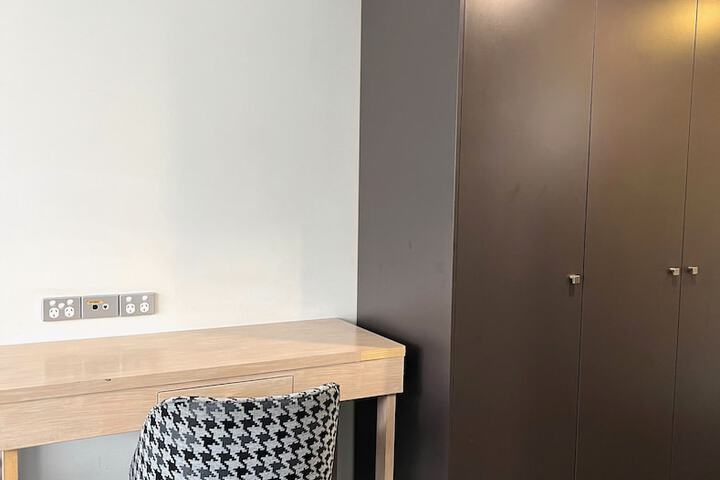 Room 11 of 27