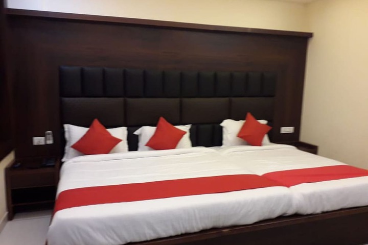 Room 6 of 30