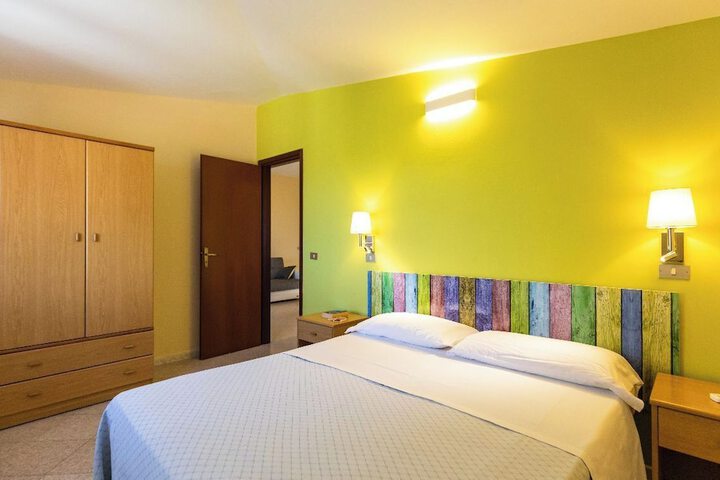 Room 19 of 119