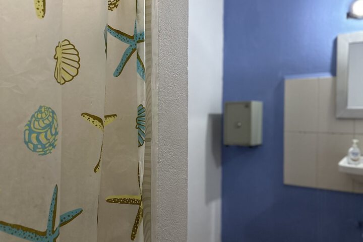 Room 8 of 17