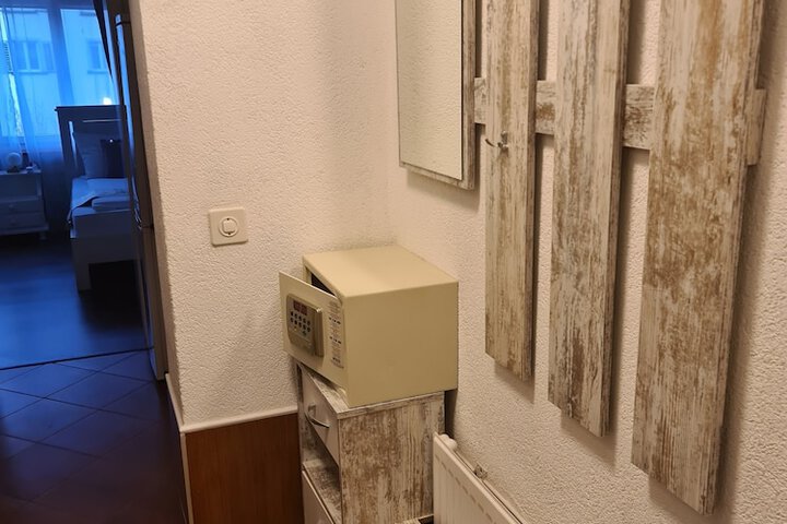 Room 81 of 266