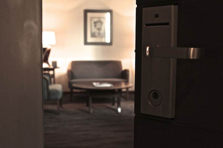 Room 29 of 63