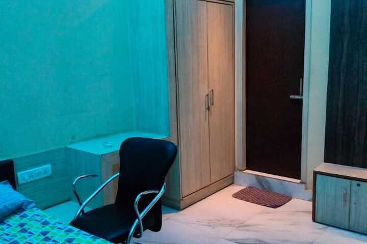 Room 26 of 66