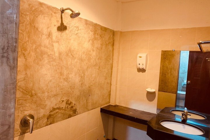 Room 73 of 93