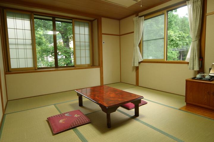 Room 19 of 40