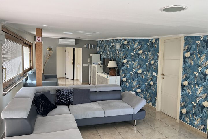 Room 8 of 53