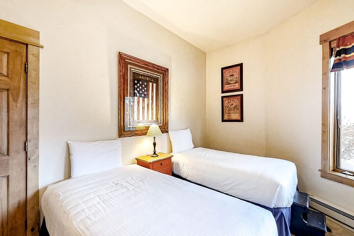 Room 12 of 87