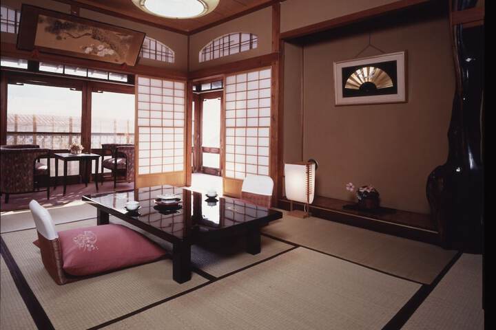 Room 5 of 53