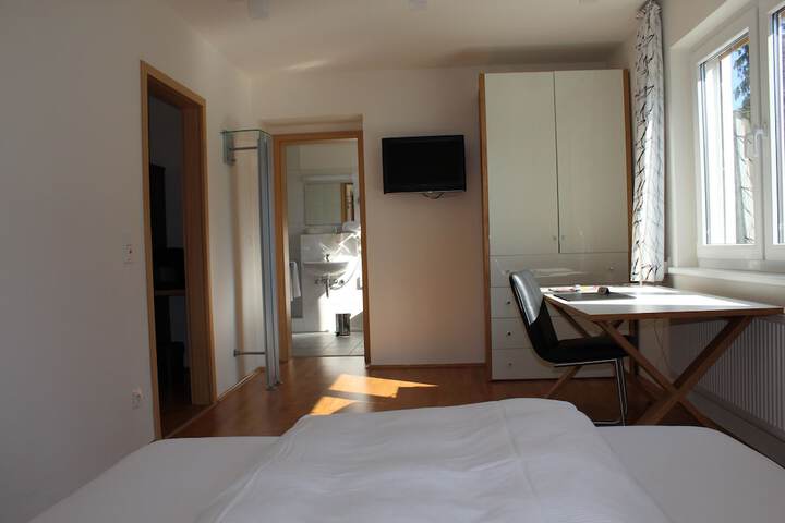 Room 2 of 26