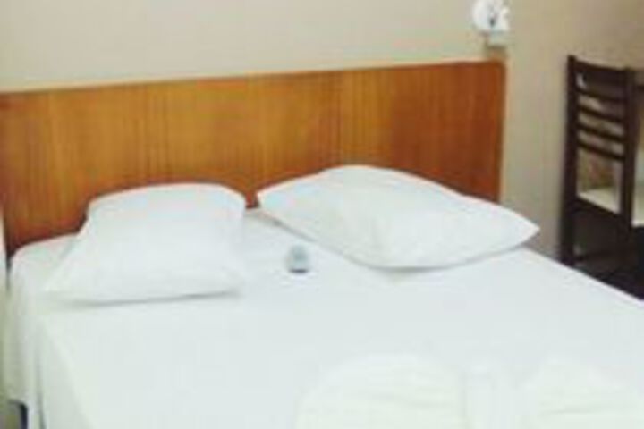 Room 16 of 34