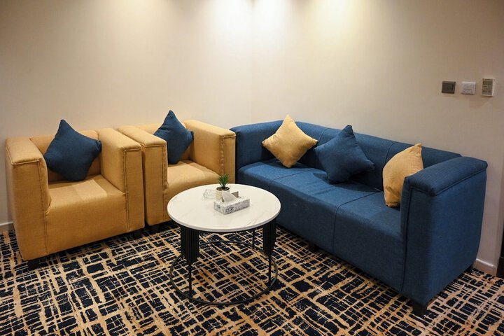 Room 25 of 37