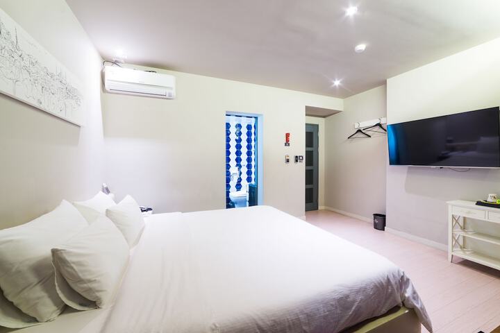 Room 25 of 62