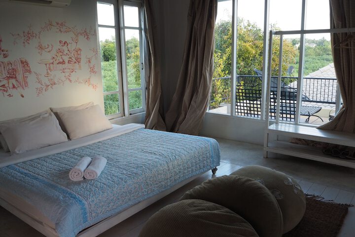 Room 9 of 93