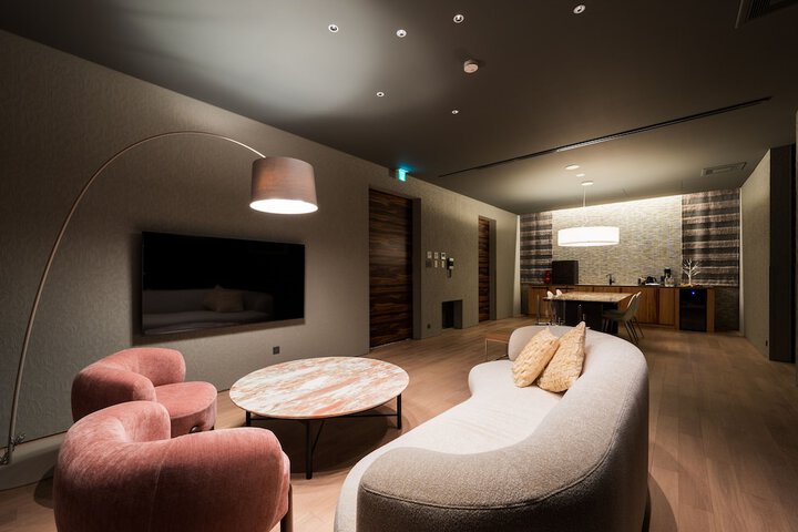 Room 3 of 71