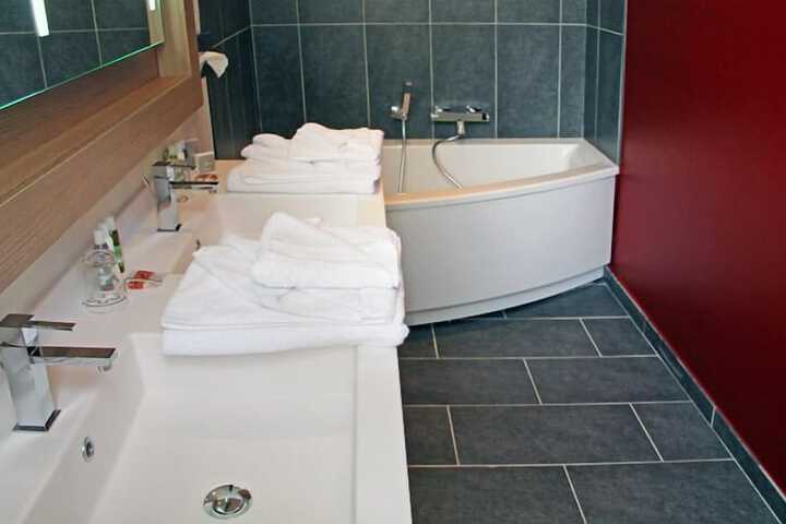 Room 35 of 54