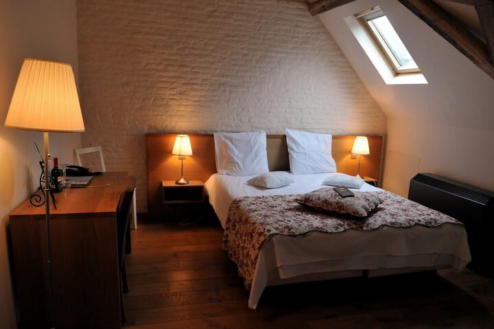 Room 13 of 47