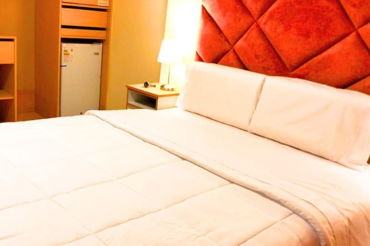 Room 71 of 284