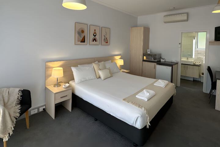 Room 53 of 90