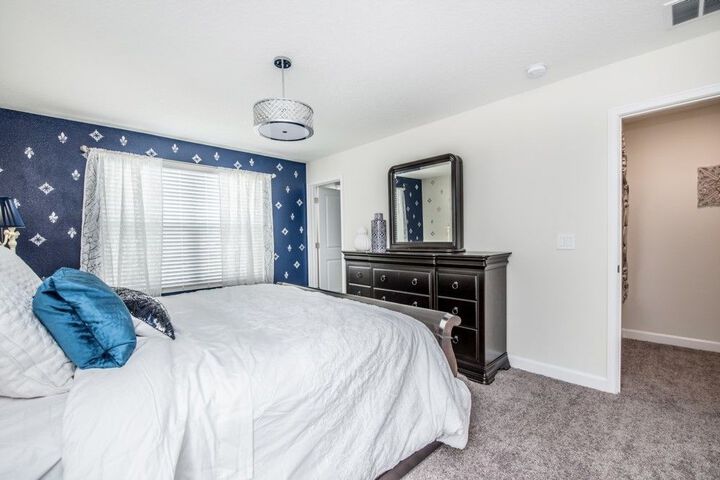 Room 6 of 35