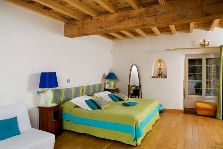 Room 4 of 22