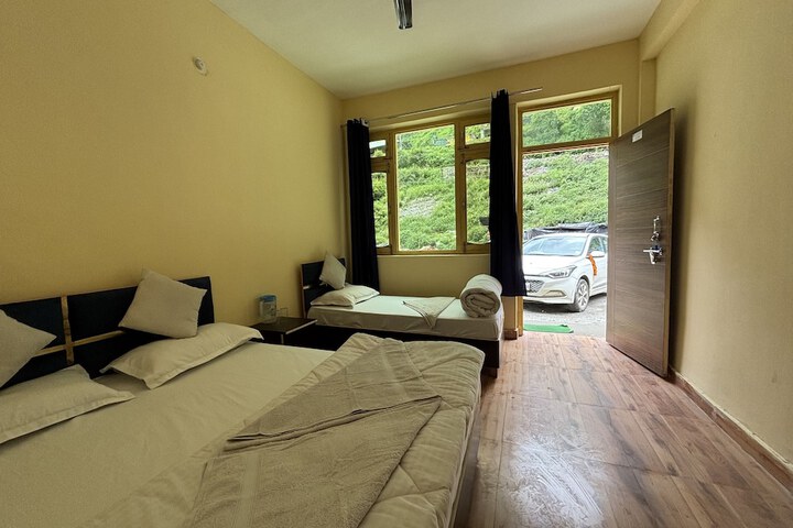 Room 14 of 42