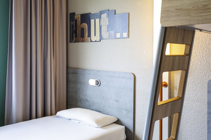 Room 3 of 39