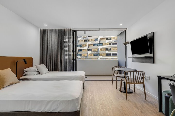Room 14 of 82