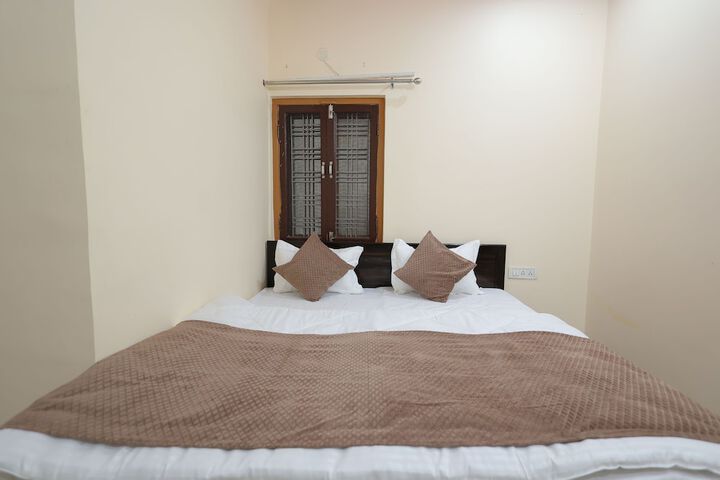 Room 10 of 83