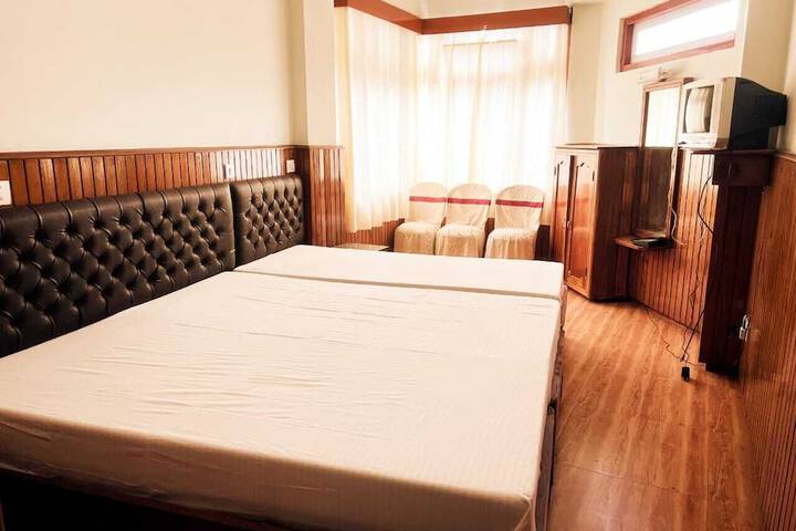 Room 2 of 29