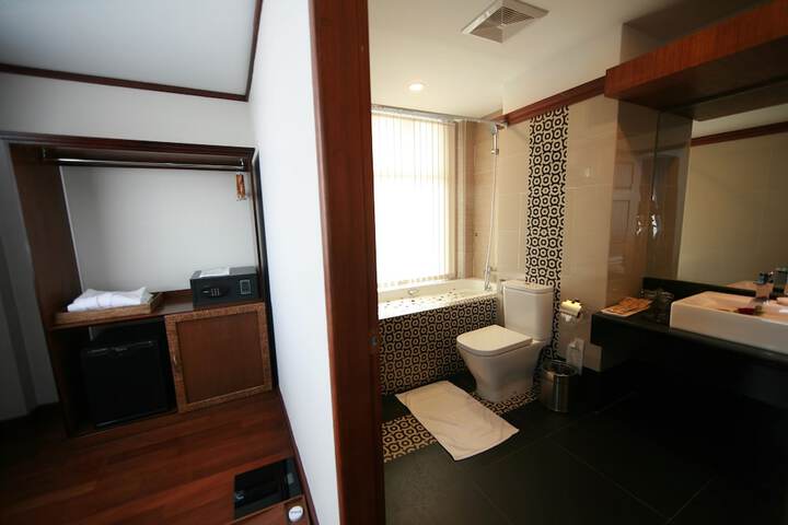 Room 22 of 45