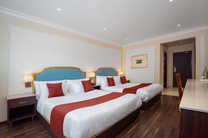 Room 4 of 34
