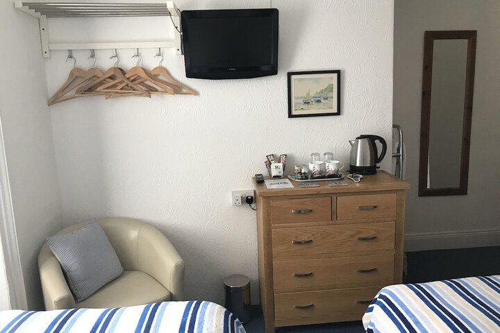 Room 11 of 22