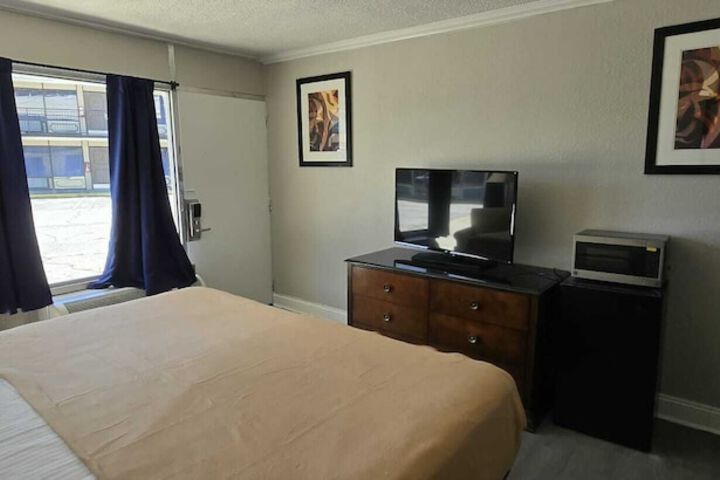 Room 15 of 66