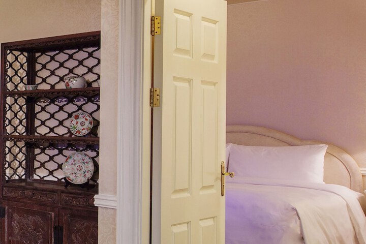 Room 14 of 83