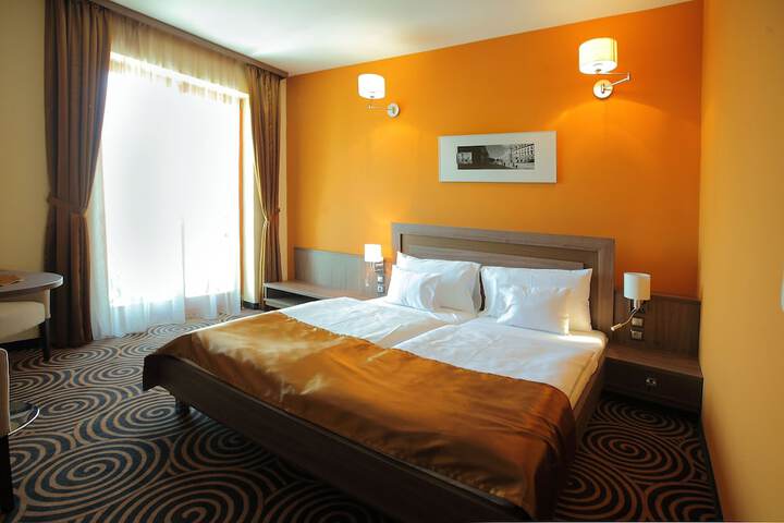 Room 4 of 61