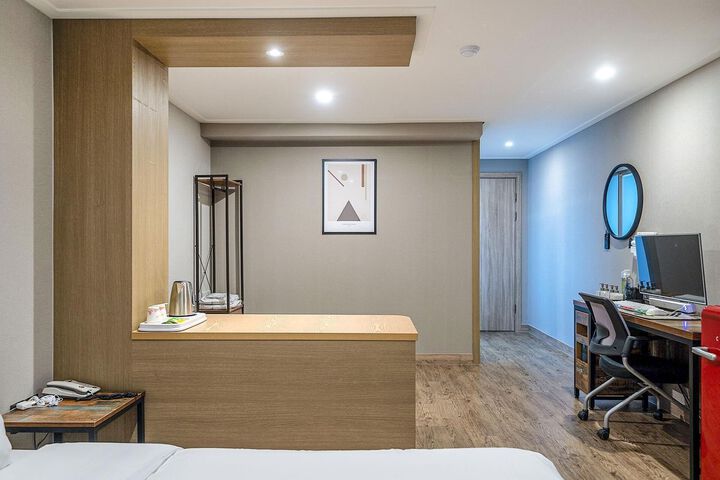 Room 35 of 105